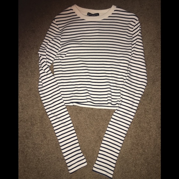 Brandy Melville Other - Brandy Melville crop top